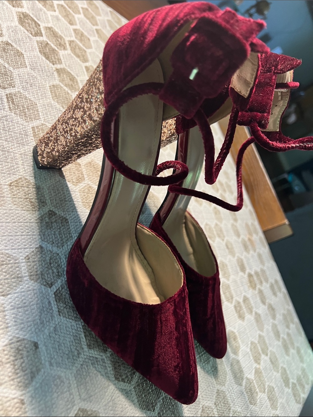 Women's Velvet Ankle-Tie Pumps in Burgundy